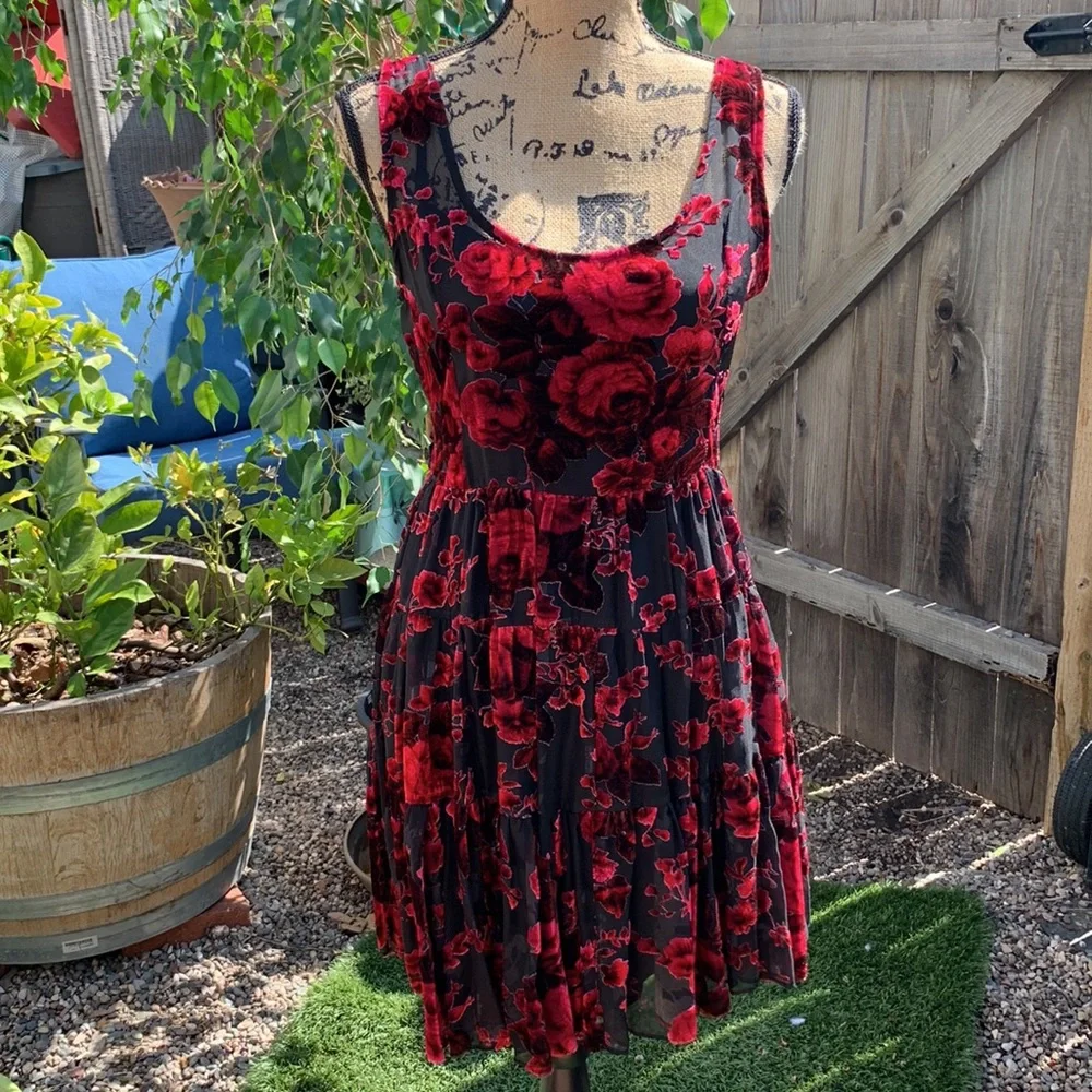 black dress red roses LONG SLEEVES BLACK GOWN WITH DRAPPED RED ROSES | CULT MIA main image 0